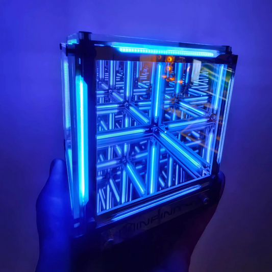 4D Infinite Mirror Cube Light