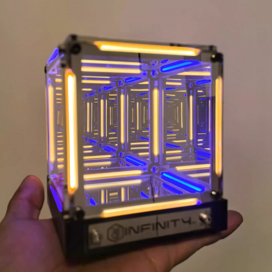 4D Infinite Mirror Cube Light